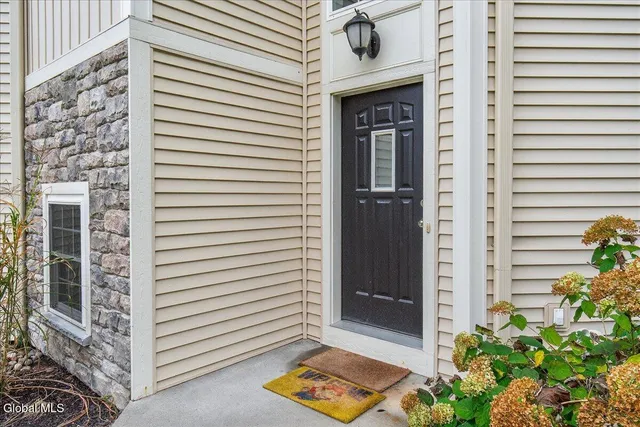 $499,900 | 73 Ordelia Lane, Round Lake, NY 12151