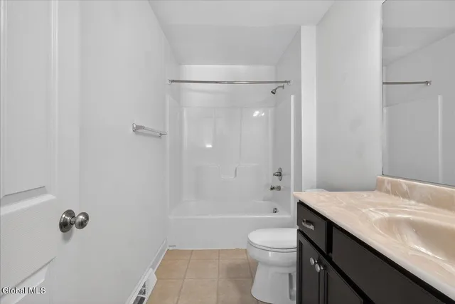 $499,900 | 73 Ordelia Lane, Round Lake, NY 12151