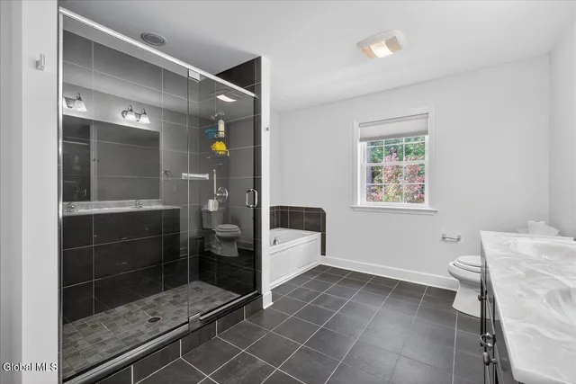 $499,900 | 73 Ordelia Lane, Round Lake, NY 12151