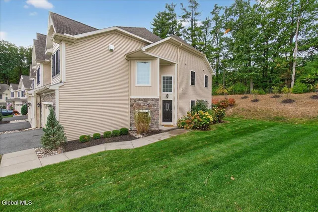 $499,900 | 73 Ordelia Lane, Round Lake, NY 12151