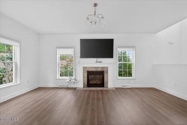 $499,900 | 73 Ordelia Lane, Round Lake, NY 12151