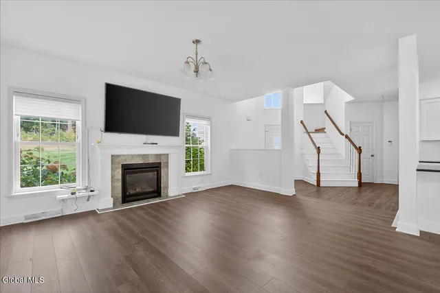 $499,900 | 73 Ordelia Lane, Round Lake, NY 12151