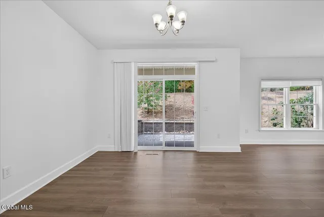 $499,900 | 73 Ordelia Lane, Round Lake, NY 12151