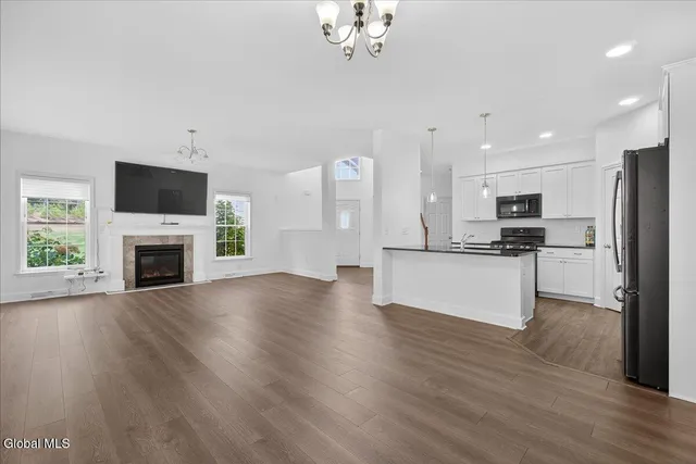 $499,900 | 73 Ordelia Lane, Round Lake, NY 12151