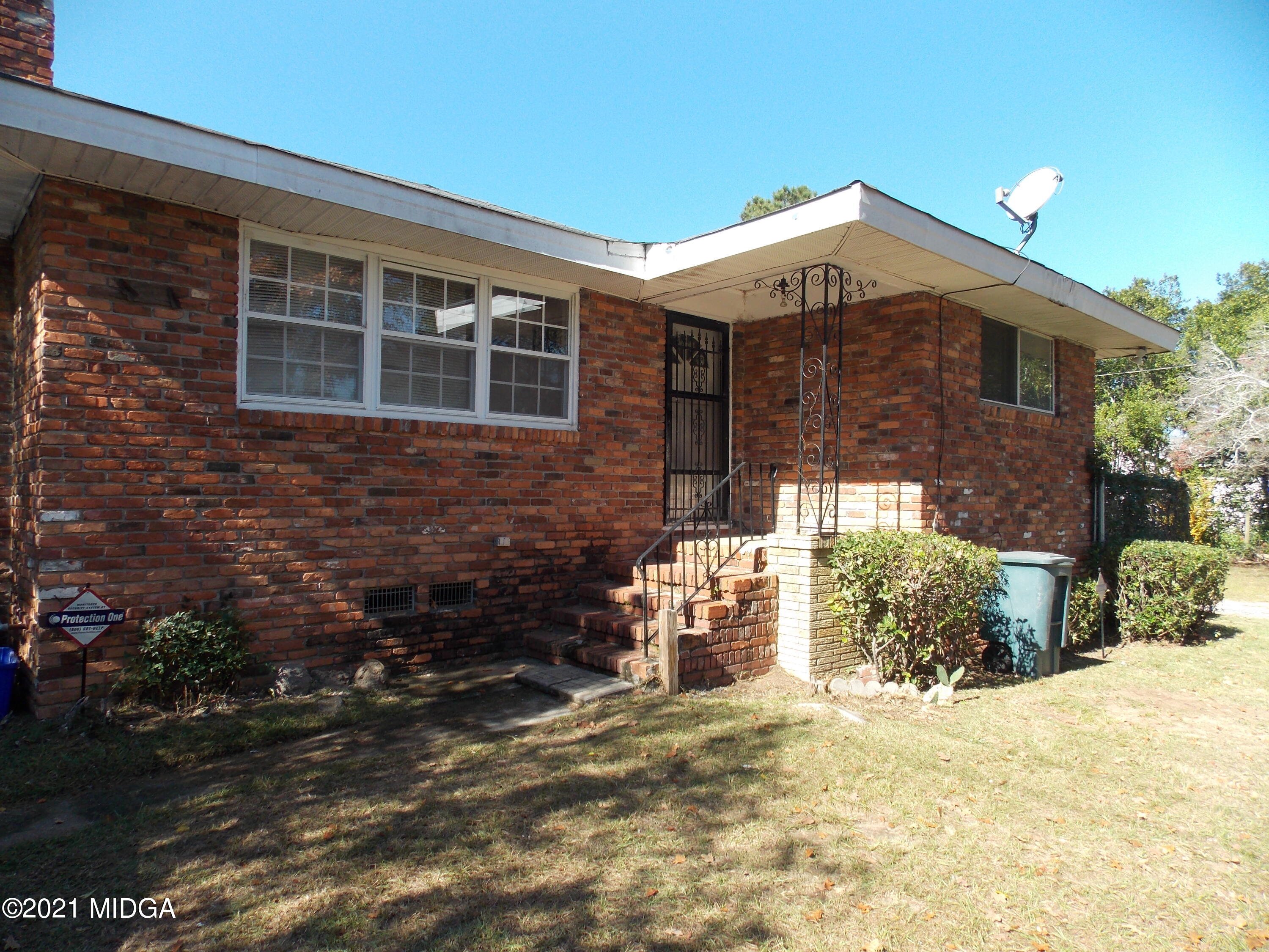 4433 Bloomfield Road Macon, GA 31206 - Photo 1 of 11 front of house