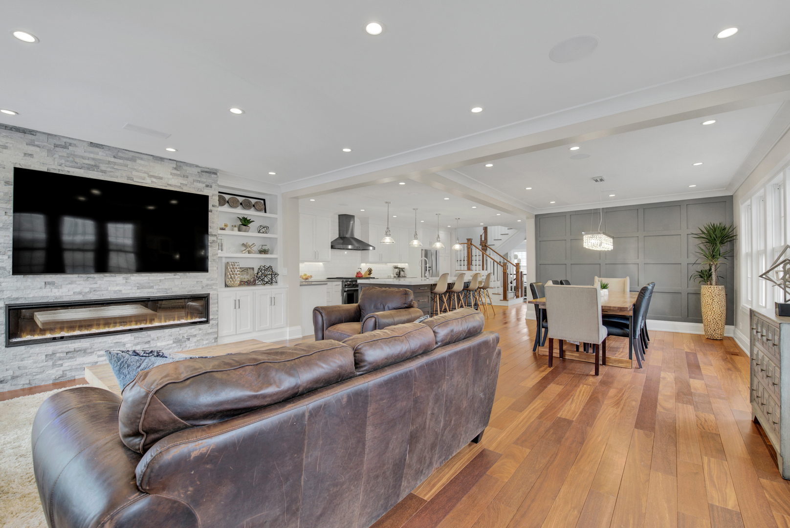 5309 George Street Skokie, IL 60077 - Photo 3 of 28