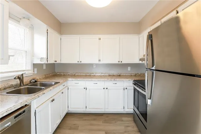 $1,825 | 5833 North Lenox Avenue, Kansas City, MO 64151