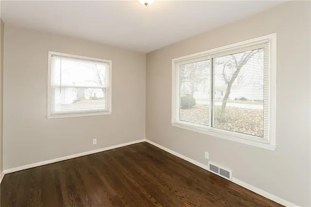 $1,825 | 5833 North Lenox Avenue, Kansas City, MO 64151