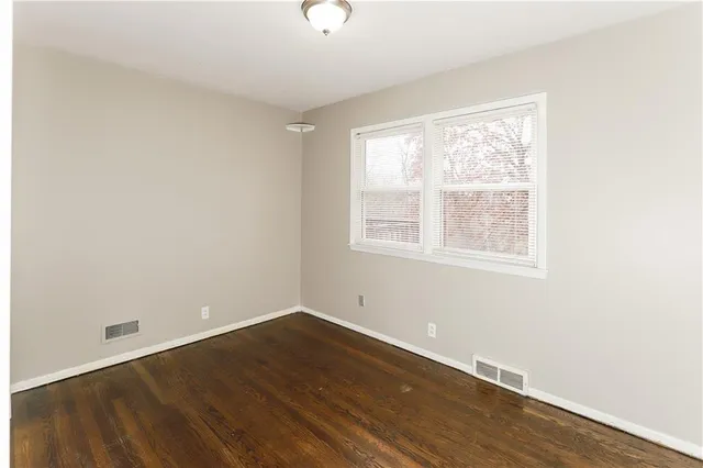 $1,825 | 5833 North Lenox Avenue, Kansas City, MO 64151