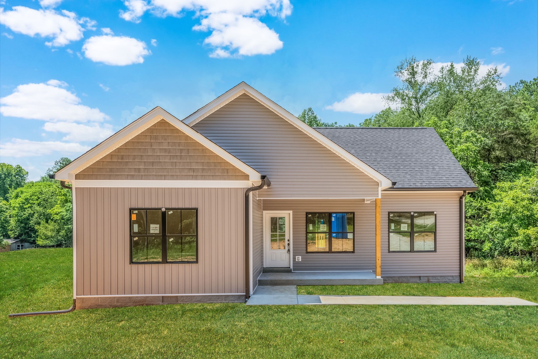 114 Long Road Charlotte, TN 37036 - Photo 1 of 31 Gallery Image 1