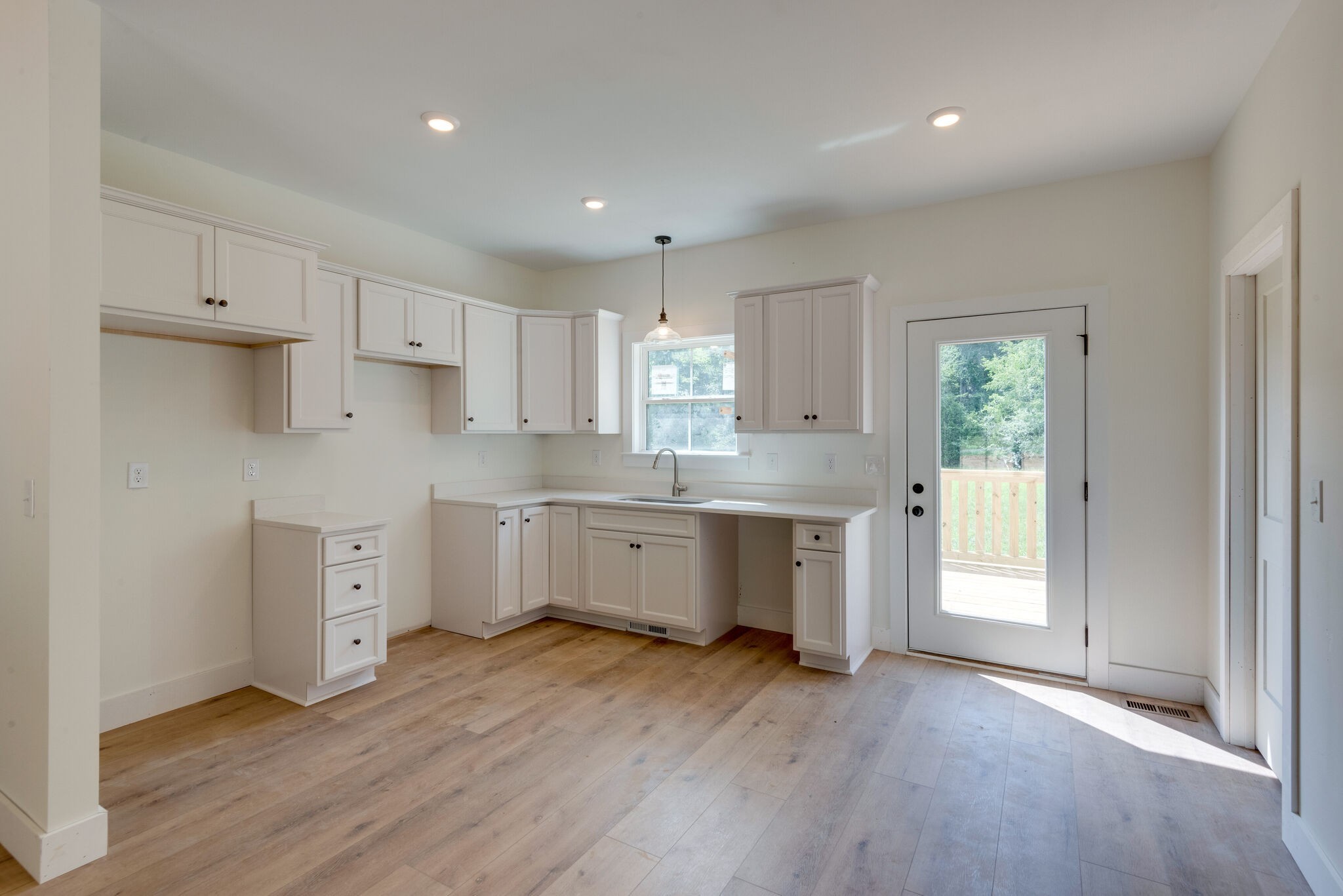 114 Long Road Charlotte, TN 37036 - Photo 10 of 31 Gallery Image 10