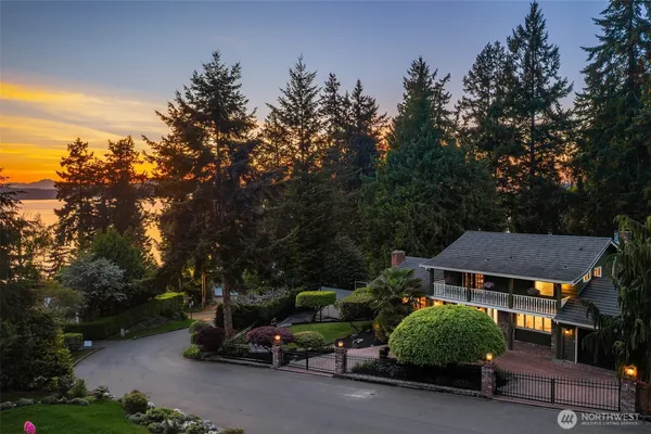 $1,799,950 | 2640 Southwest 163rd Street, Burien, WA 98166