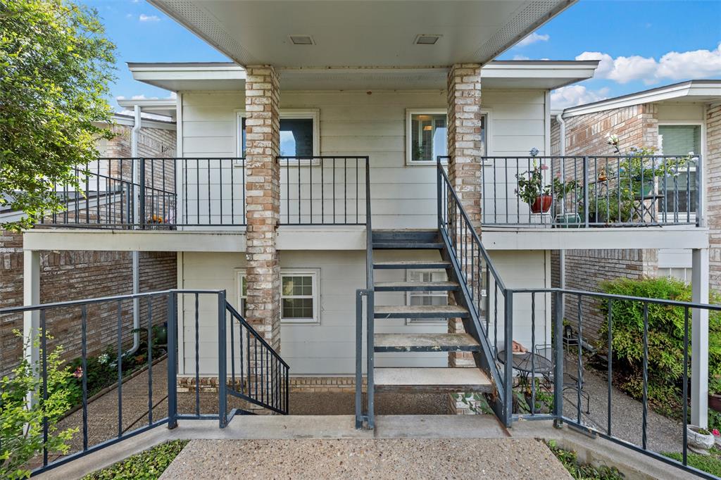 2905 Lake Shore Drive, Unit 204 Waco, TX 76708 - Photo 4 of 32 Front of Unit building