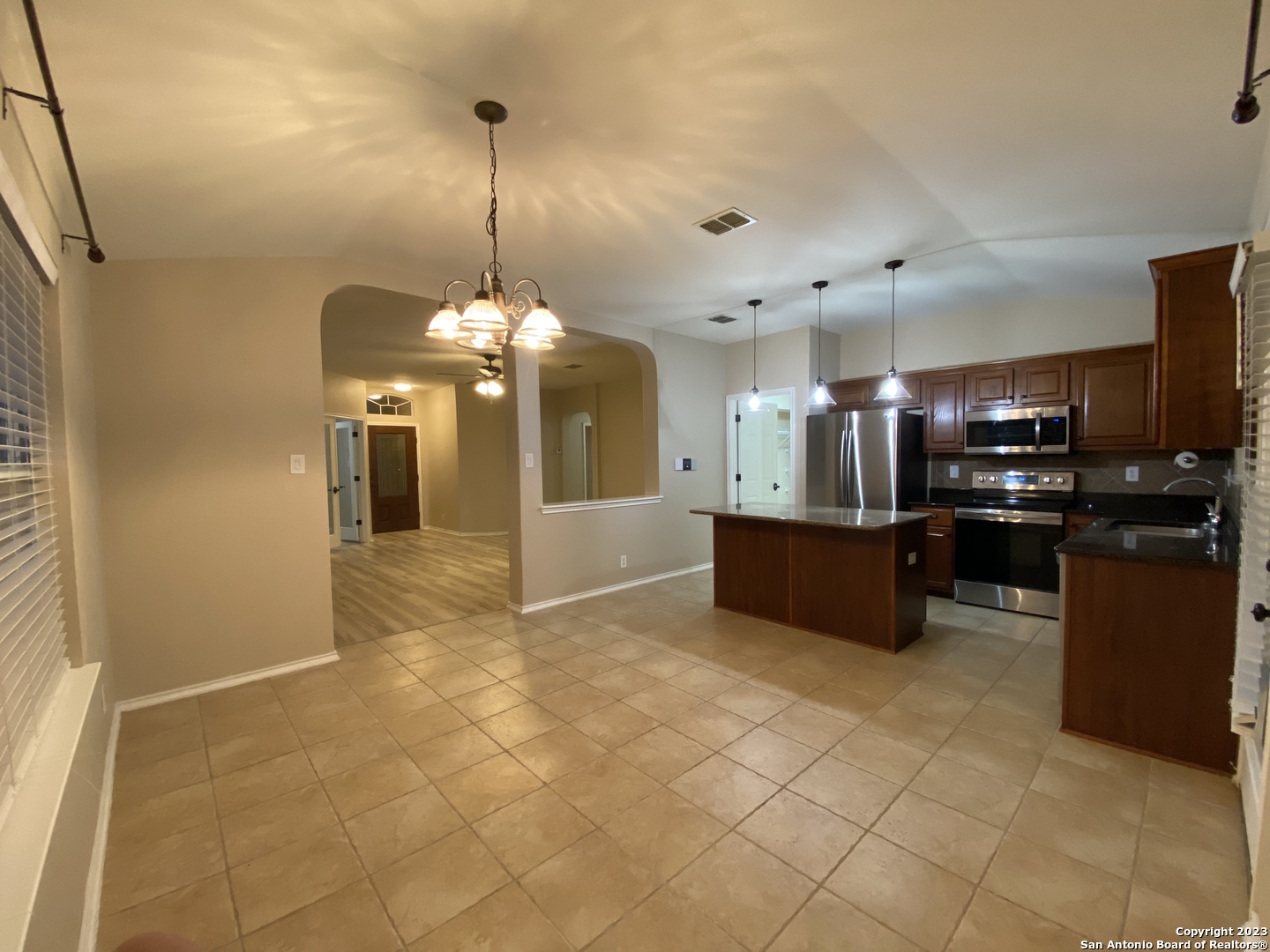 8935 Liberty View Converse, TX 78109 - Photo 11 of 33