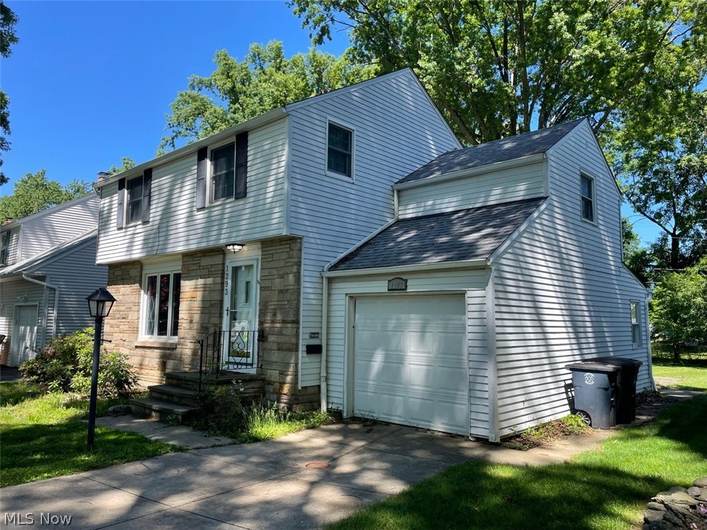 1293 Ford Road Cleveland, OH 44124 - Photo 2 of 31