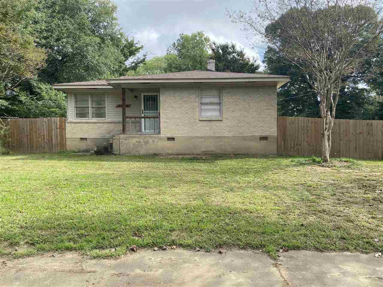 3814 Prescott Road Memphis, TN 38118 - Photo 2 of 22 a house view with a garden space