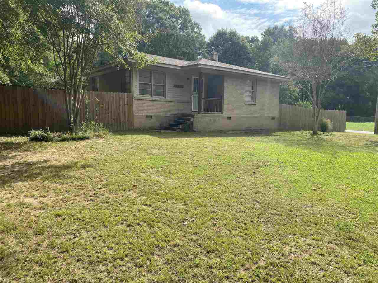 3814 Prescott Road Memphis, TN 38118 - Photo 3 of 22 a backyard of a house