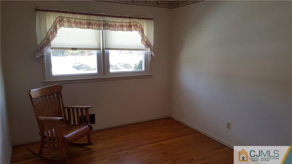 324 Colfax Road North Brunswick, NJ 08902 - Photo 17 of 23 Gallery Image 17