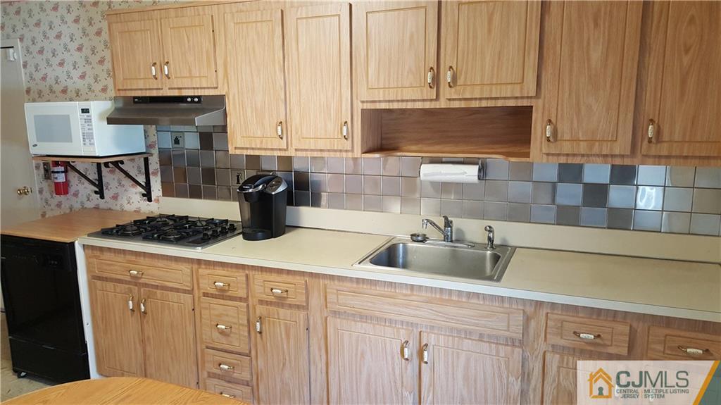 324 Colfax Road North Brunswick, NJ 08902 - Photo 4 of 23 Gallery Image 4
