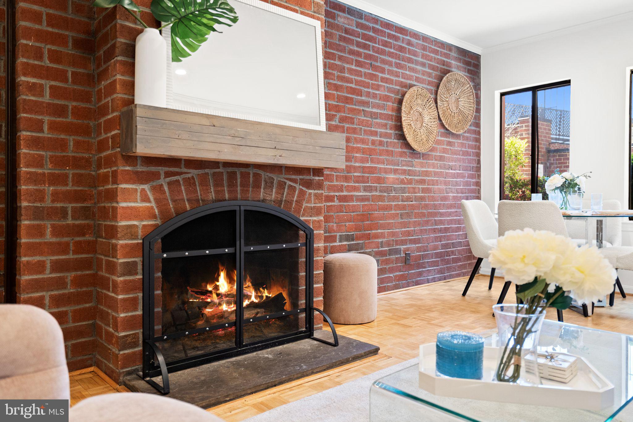 1007 Paper Mill Court, Unit 1007 Washington, DC 20007 - Photo 7 of 31 Living room