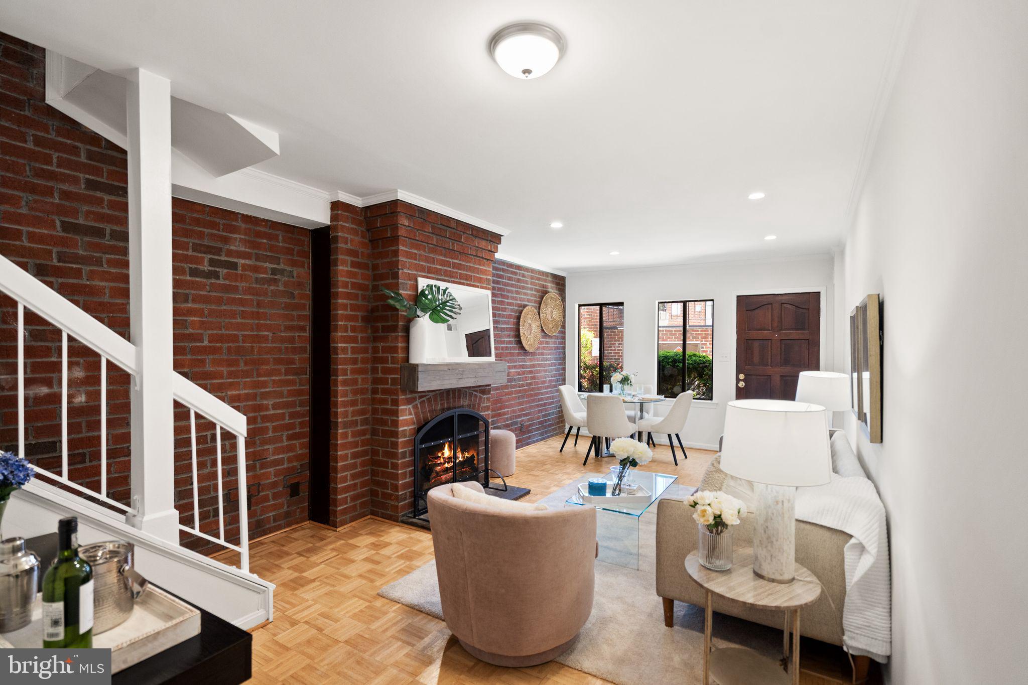1007 Paper Mill Court, Unit 1007 Washington, DC 20007 - Photo 8 of 31 Living room