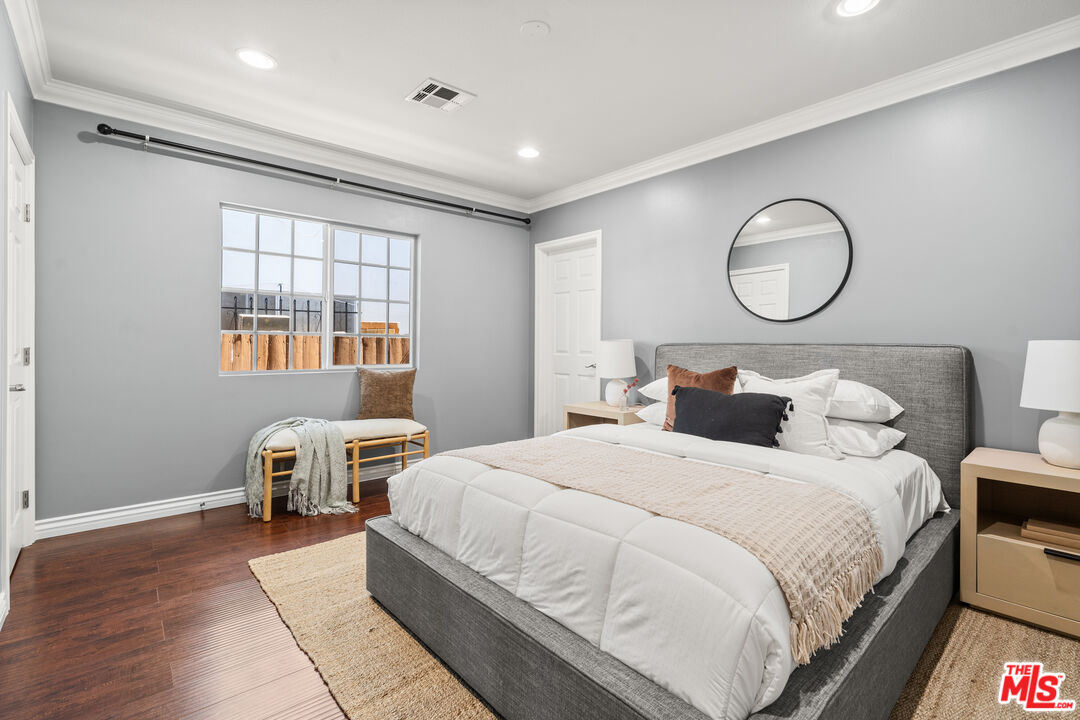 3745 Veteran Avenue Los Angeles, CA 90034 - Photo 11 of 19