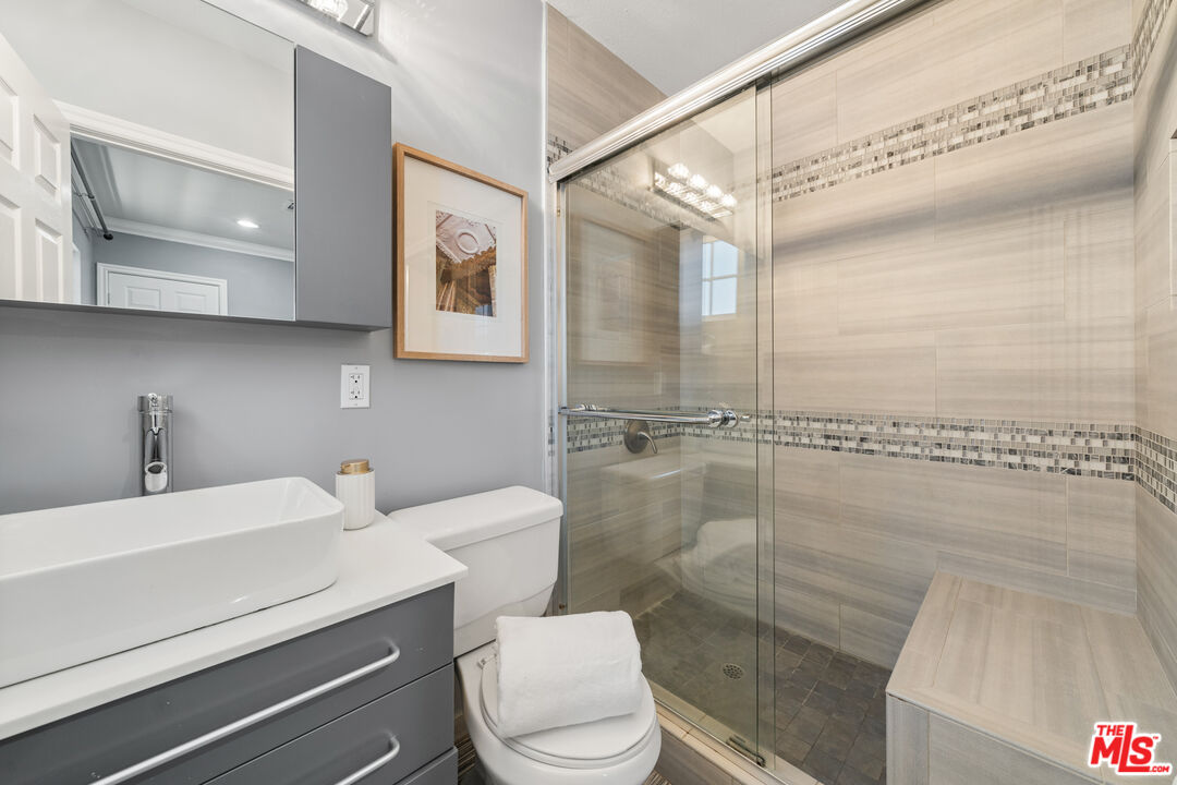 3745 Veteran Avenue Los Angeles, CA 90034 - Photo 12 of 19