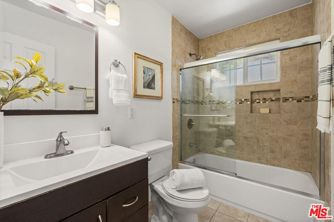 3745 Veteran Avenue Los Angeles, CA 90034 - Photo 14 of 19