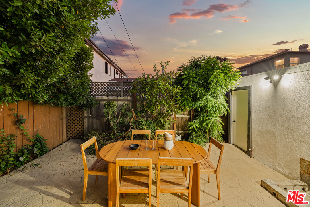 3745 Veteran Avenue Los Angeles, CA 90034 - Photo 18 of 19