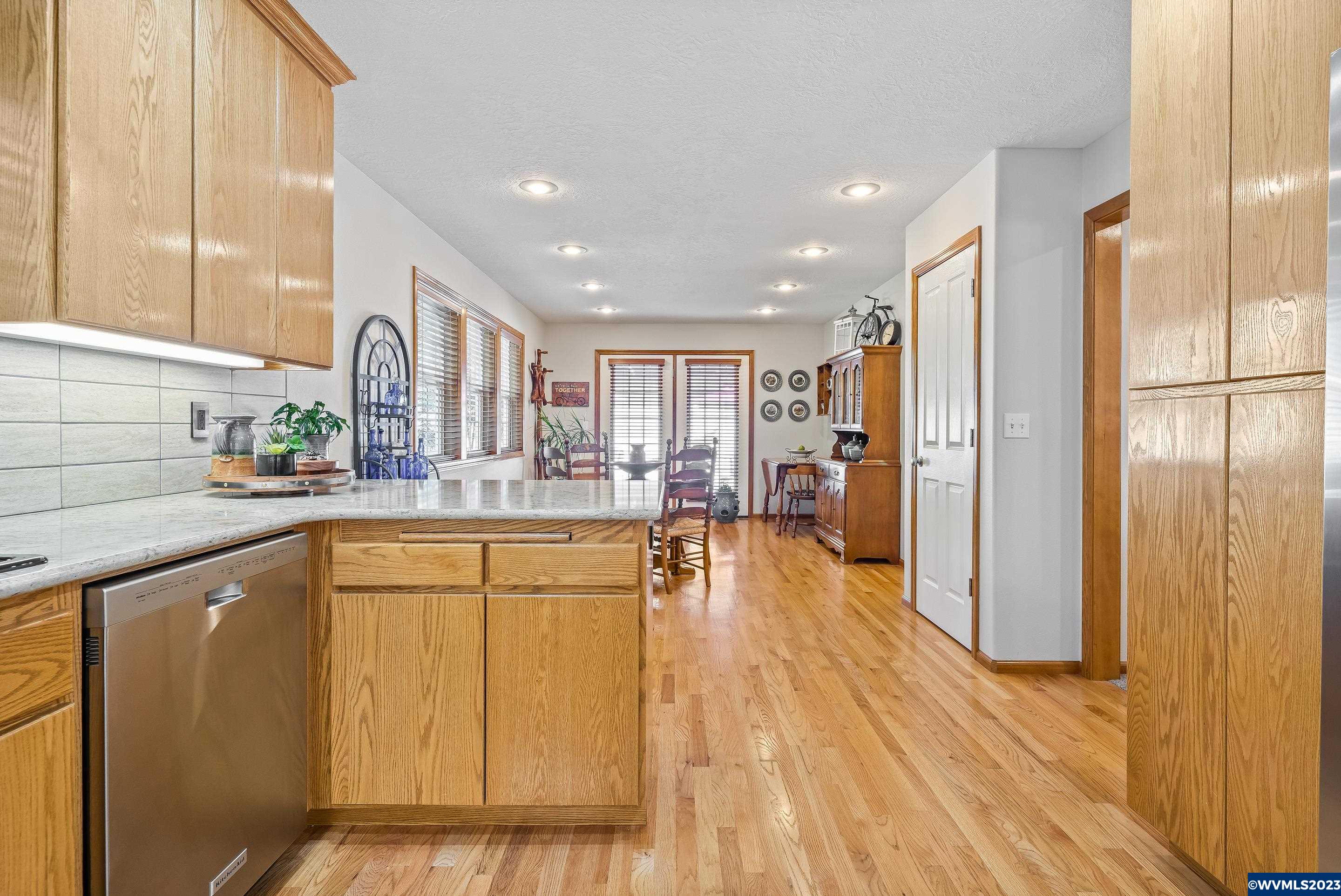 2073 Chase Loop Southwest Albany, OR 97321 - Photo 11 of 40 Gallery Image 11