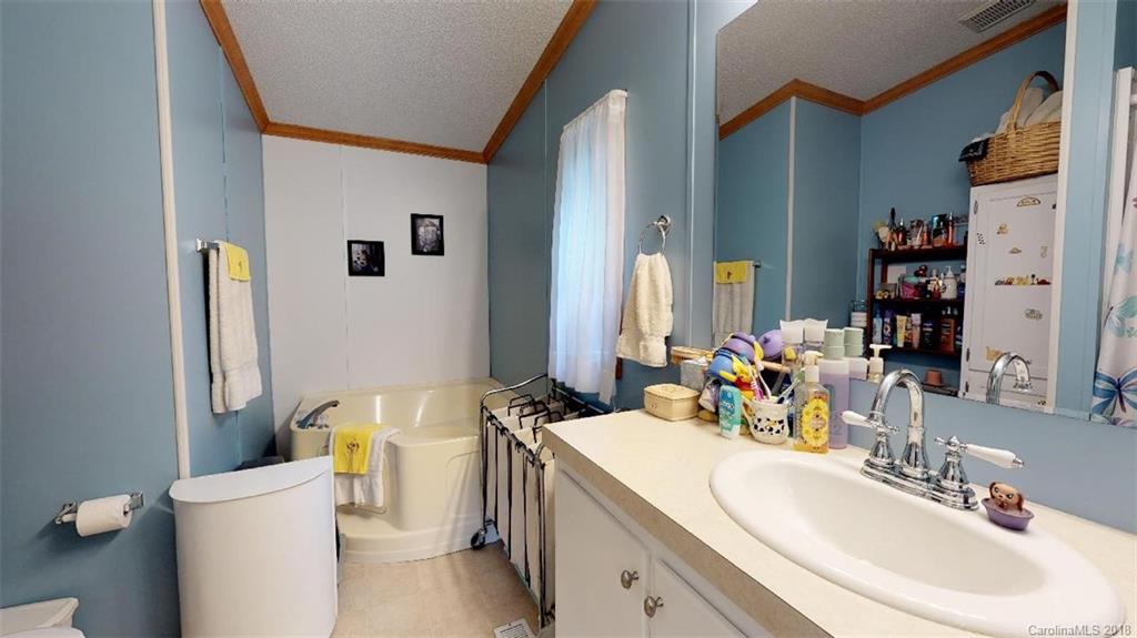 2522 Lytle Mountain Road Marion, NC 28752 - Photo 16 of 32 Gallery Image 16