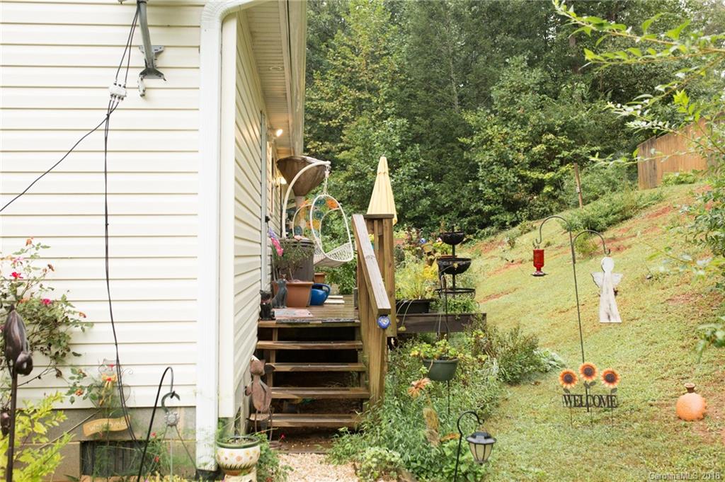 2522 Lytle Mountain Road Marion, NC 28752 - Photo 9 of 32 Gallery Image 9