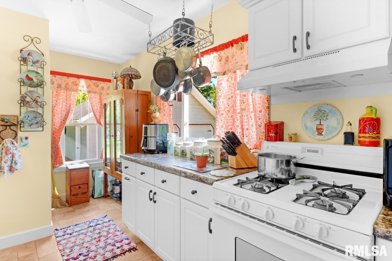 1905 Springfield Road East Peoria, IL 61611 - Photo 21 of 36 Gallery Image 21