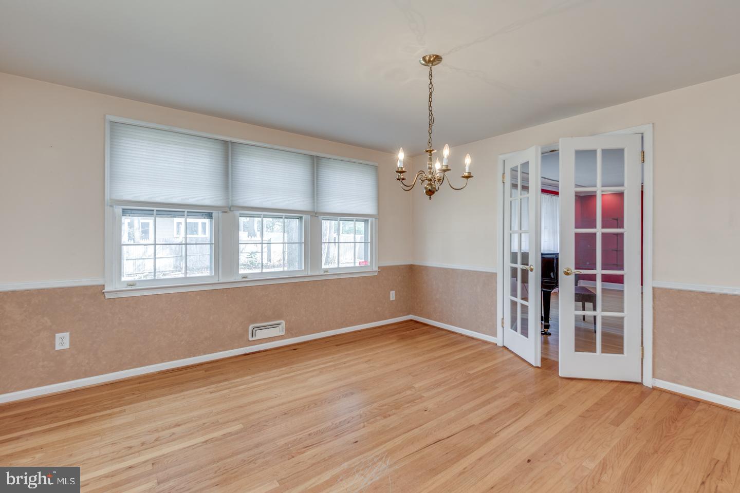 10 Wexford Court Cherry Hill, NJ 08003 - Photo 11 of 56 Dining room
