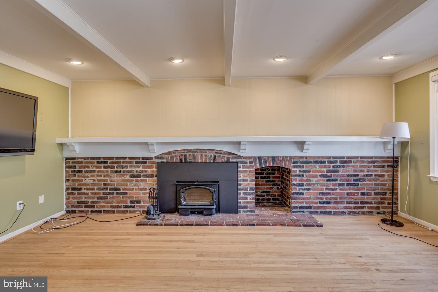 10 Wexford Court Cherry Hill, NJ 08003 - Photo 13 of 56 Wood burning insert