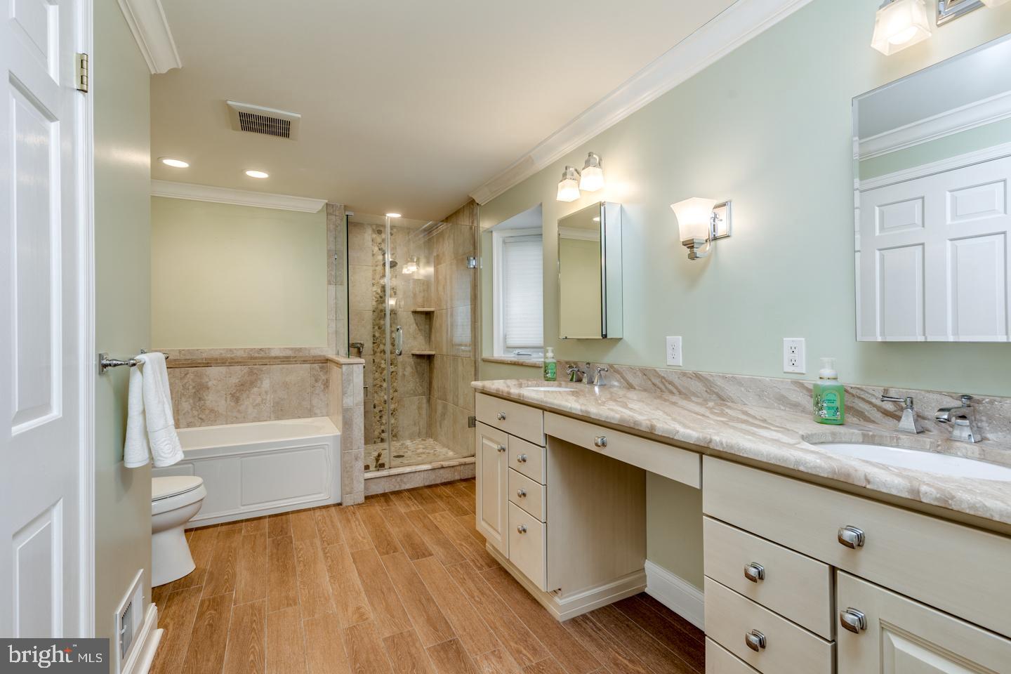 10 Wexford Court Cherry Hill, NJ 08003 - Photo 27 of 56 Primary bath