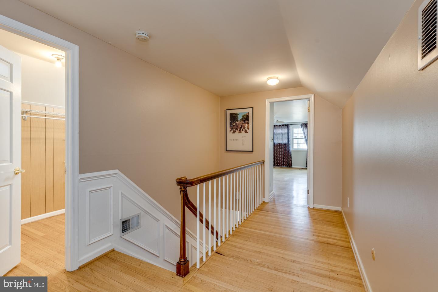 10 Wexford Court Cherry Hill, NJ 08003 - Photo 41 of 56 2nd floor hall