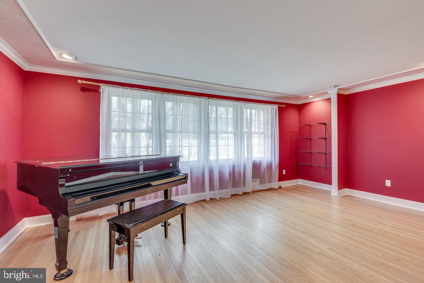 10 Wexford Court Cherry Hill, NJ 08003 - Photo 6 of 56 Grand living room