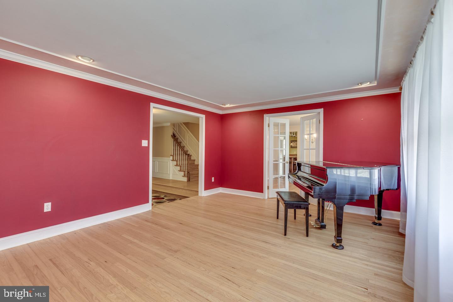 10 Wexford Court Cherry Hill, NJ 08003 - Photo 7 of 56 Crown molding recessed lighting