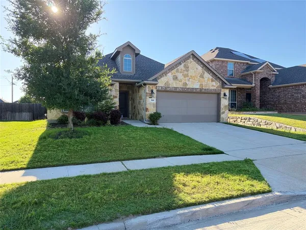 $2,300 | 916 Laredo Court, McKinney, TX 75071