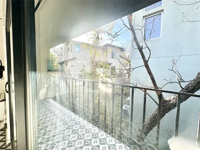 $1,450 | 201 Academy Drive, Unit 205, Austin, TX 78704