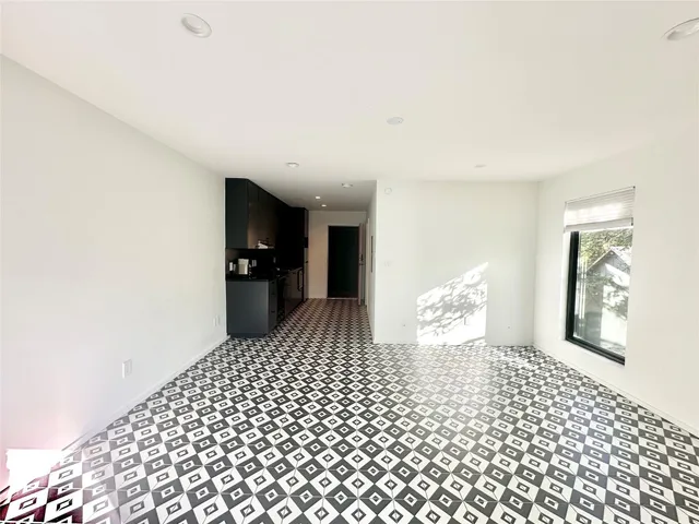 $1,450 | 201 Academy Drive, Unit 205, Austin, TX 78704