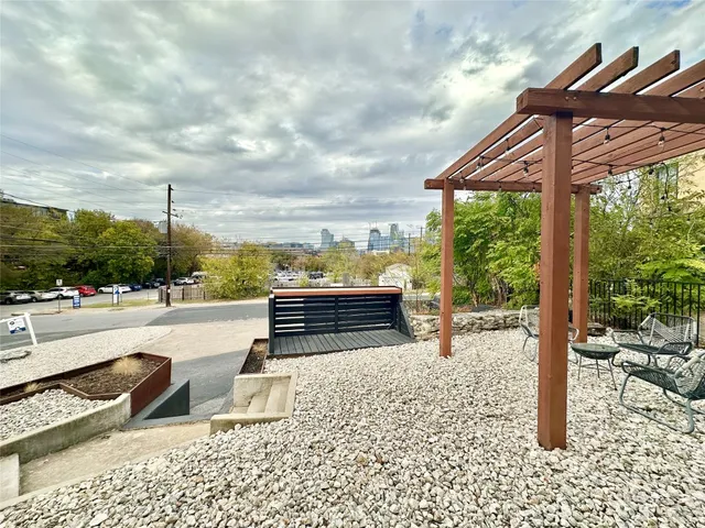 $1,450 | 201 Academy Drive, Unit 205, Austin, TX 78704