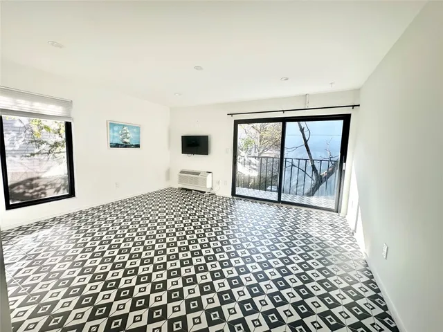 $1,450 | 201 Academy Drive, Unit 205, Austin, TX 78704