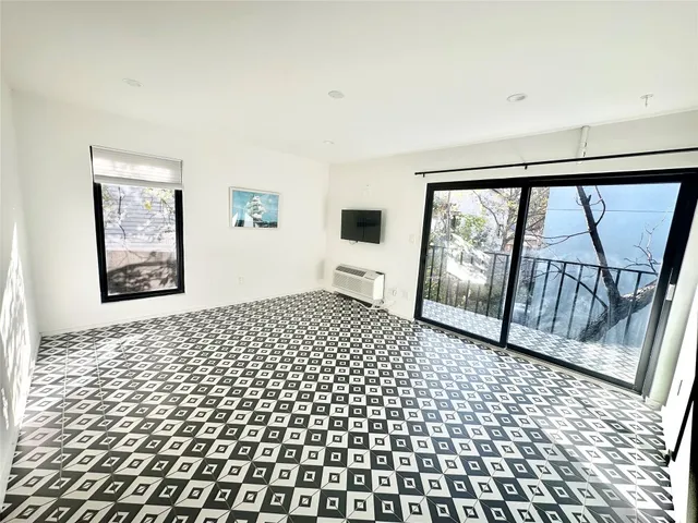 $1,450 | 201 Academy Drive, Unit 205, Austin, TX 78704