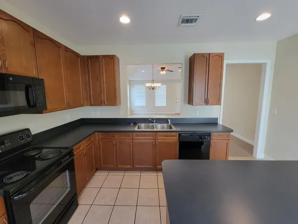 $2,400 | 4247 Raleigh Way, Tallahassee, FL 32311