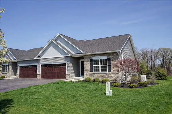 $499,900 | 5972 Monarch Drive, Farmington, NY 14425