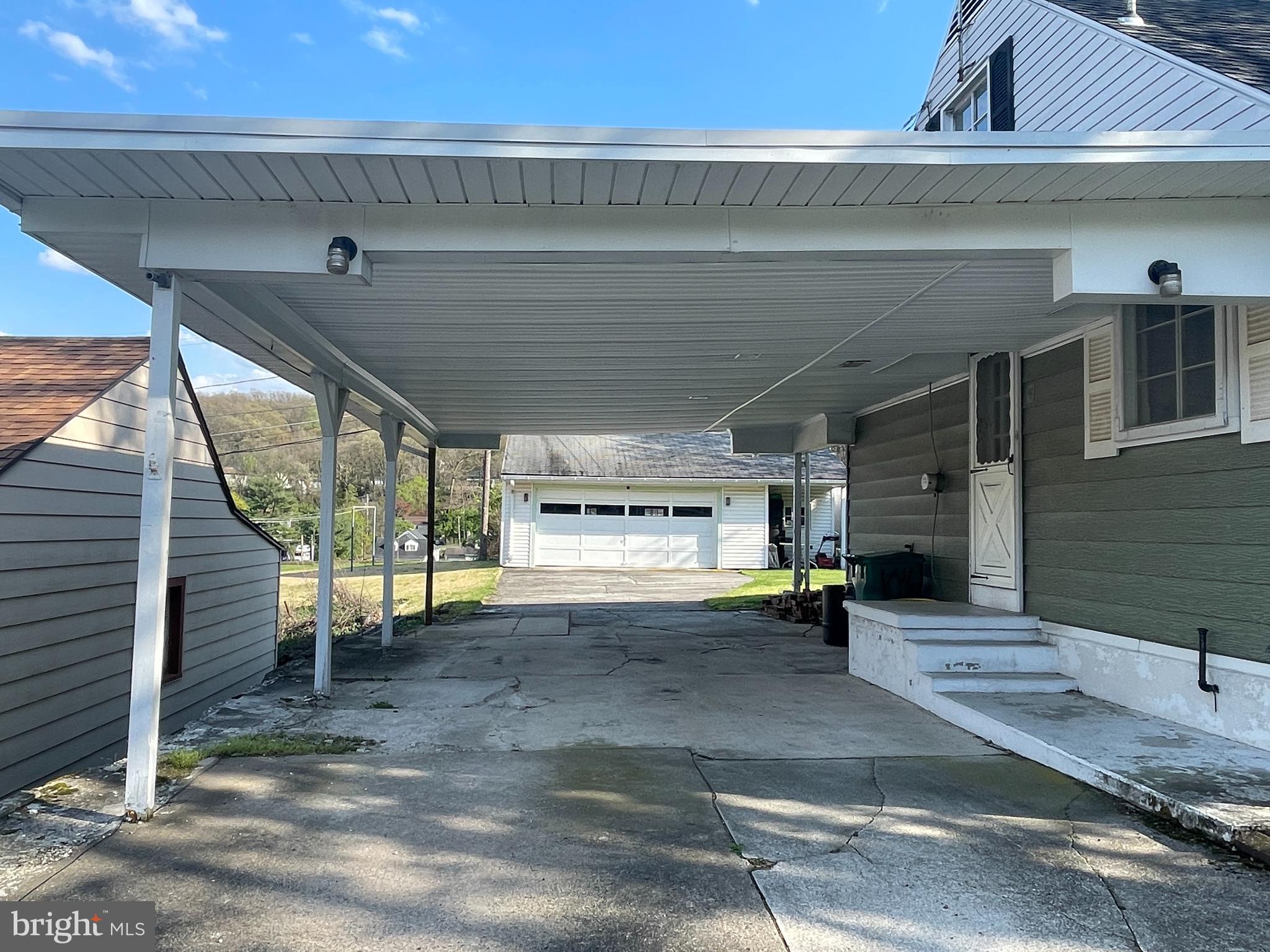 104 Gerald Avenue Reading, PA 19607 - Photo 3 of 42 Carport