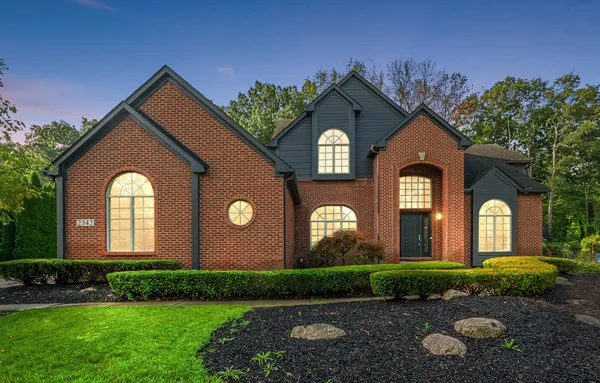 $619,000 | 2342 Ivy Hill Drive, Commerce Township, MI 48382