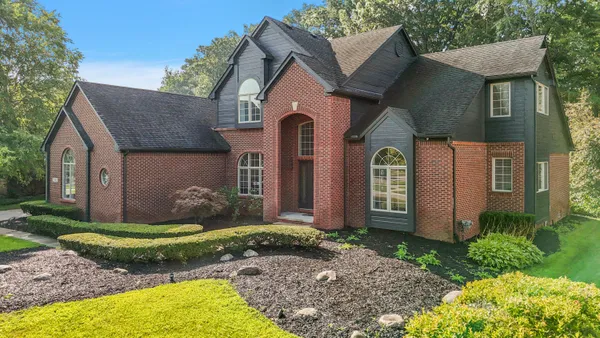 $619,000 | 2342 Ivy Hill Drive, Commerce Township, MI 48382